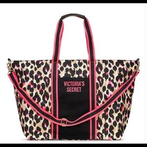 VICTORIA’S SECRET WILD WEEKENDER TOTE